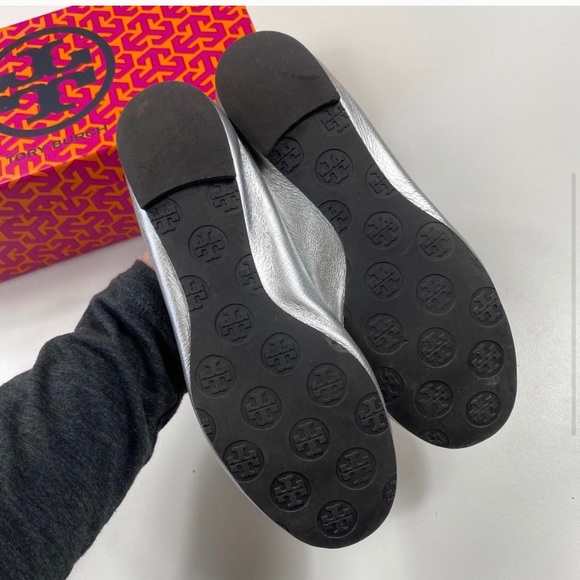 Tory Burch Metallic Silver Reva Flats Size 6.5 - Picture 4 of 5